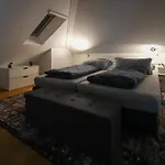 Mit Einer Sauna Direkt Am Park 威斯巴登