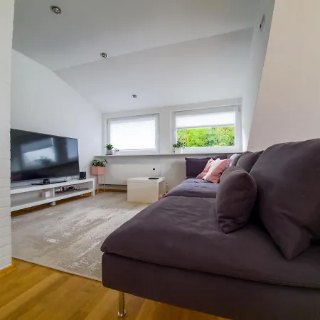 Mit Einer Sauna Direkt Am Park