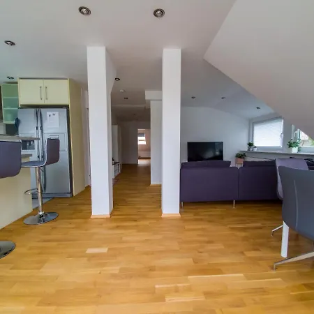 Mit Einer Sauna Direkt Am Park Appartement
