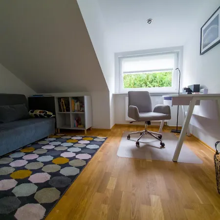 Mit Einer Sauna Direkt Am Park