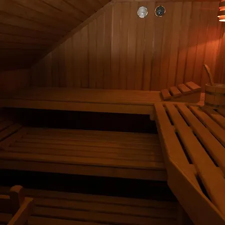 Mit Einer Sauna Direkt Am Park * Wiesbaden