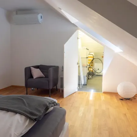 Mit Einer Sauna Direkt Am Park Apartment *