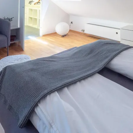 Mit Einer Sauna Direkt Am Park Apartamento