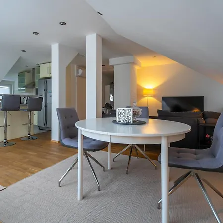 Mit Einer Sauna Direkt Am Park